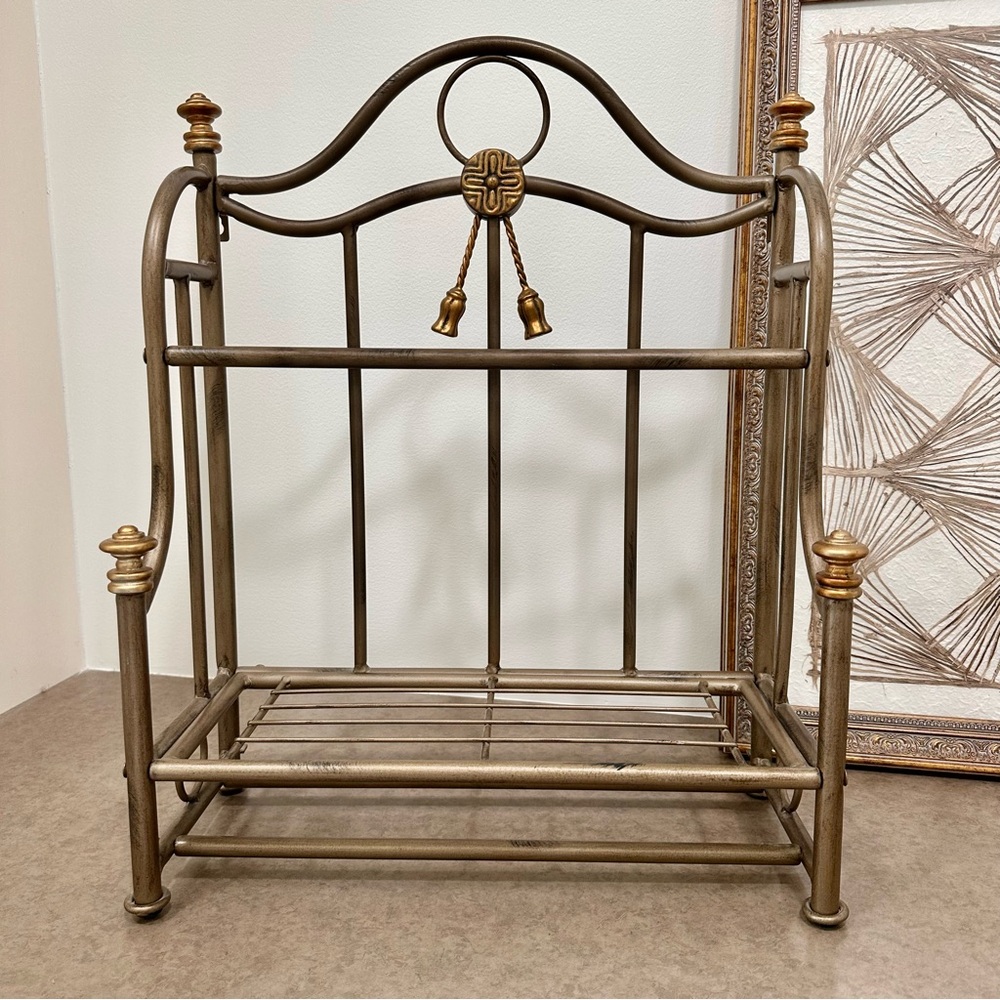Vintage metal 2 tier wall table shelf gold brass tones tassels gorgeous like new - Picture 4 of 15